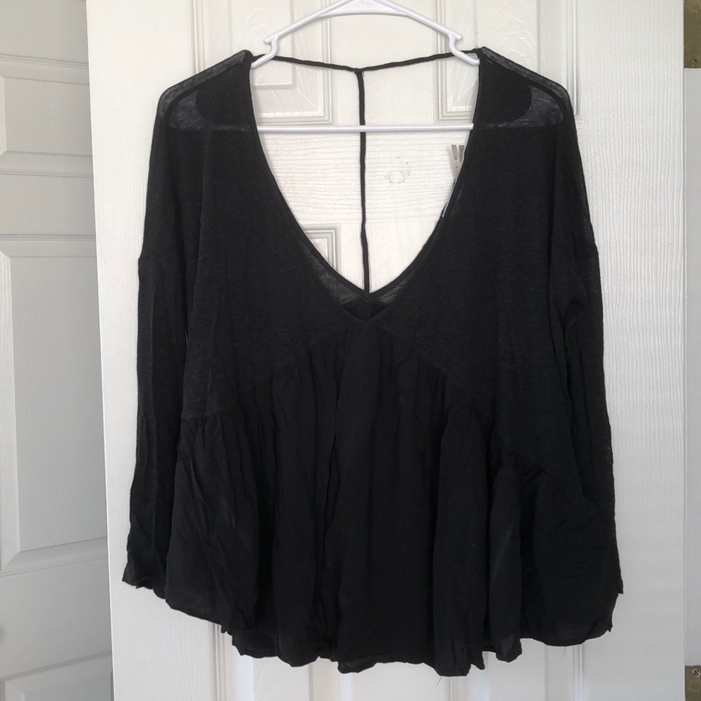 Kimchi Blue vneck log sleeve top w/ T back Size S